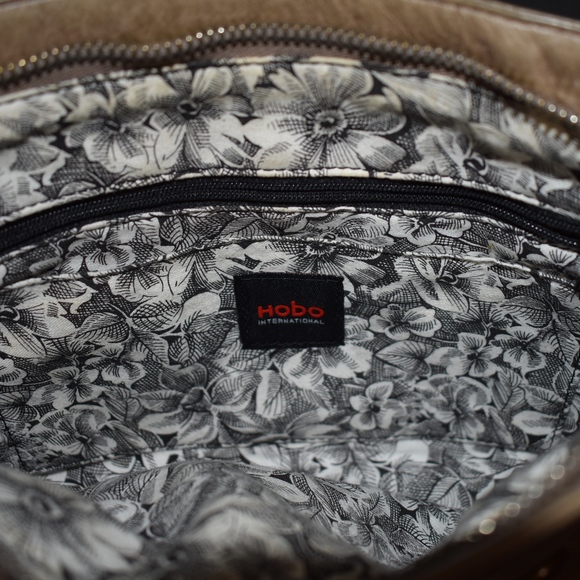 HOBO Stone / Tan Distressed Leather Crossbody - Picture 5 of 6